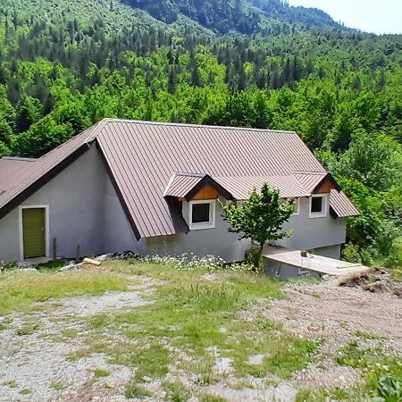 Bujtina Sherifaj Valbone Buitenkant foto