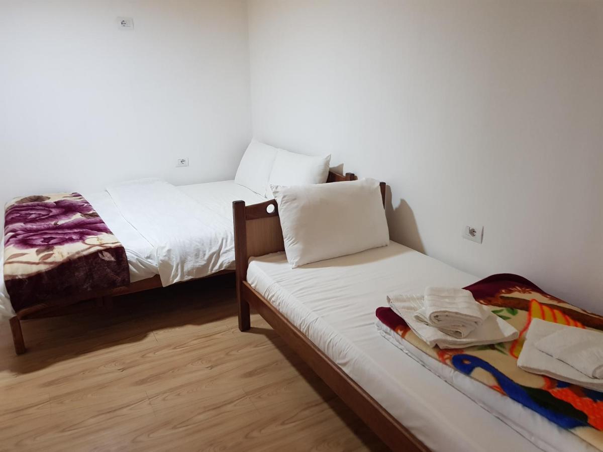 Bujtina Sherifaj Valbone Buitenkant foto