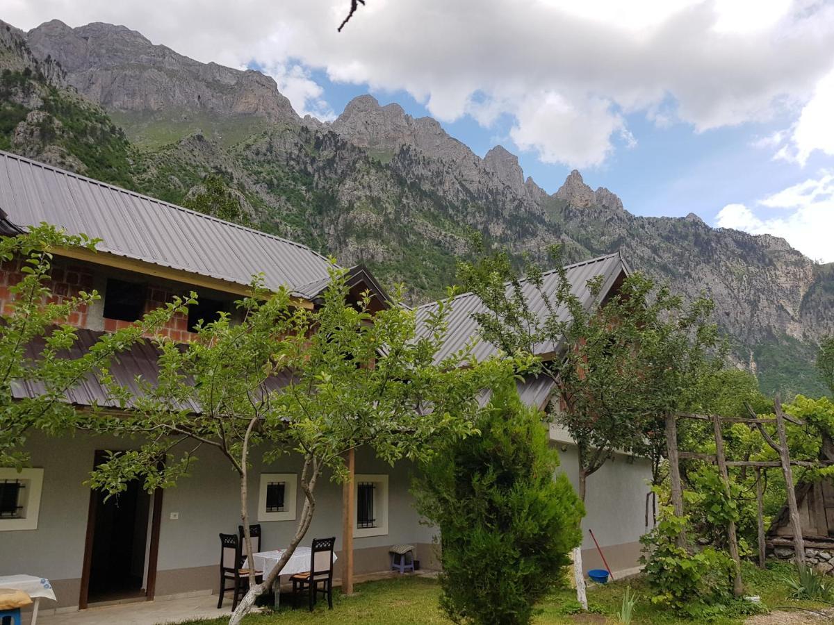 Bujtina Sherifaj Valbone Buitenkant foto