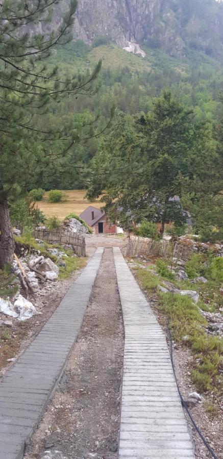 Bujtina Sherifaj Valbone Buitenkant foto
