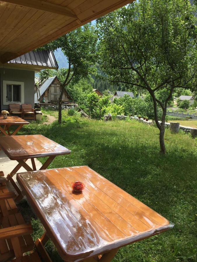 Bujtina Sherifaj Valbone Buitenkant foto