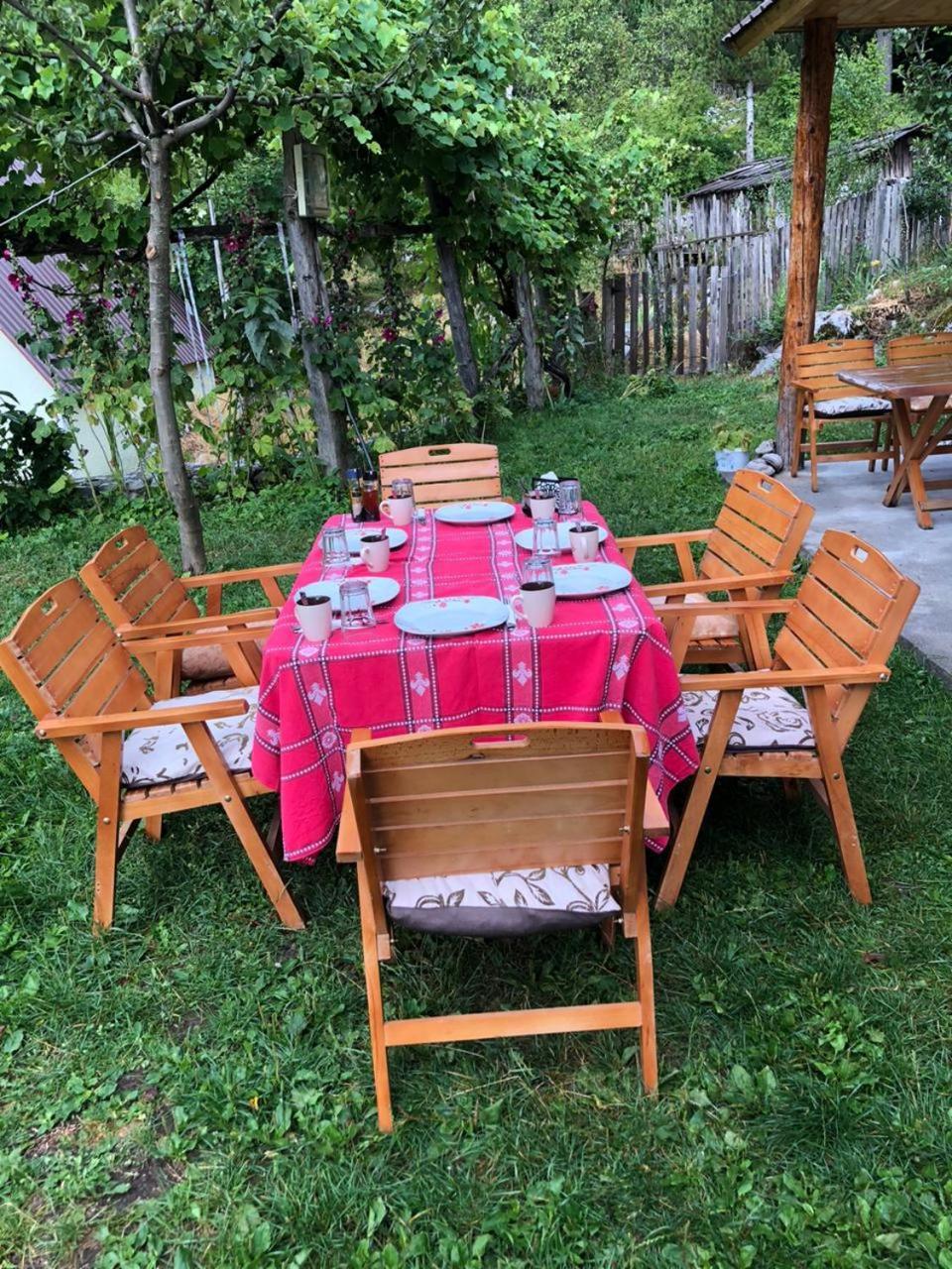 Bujtina Sherifaj Valbone Buitenkant foto