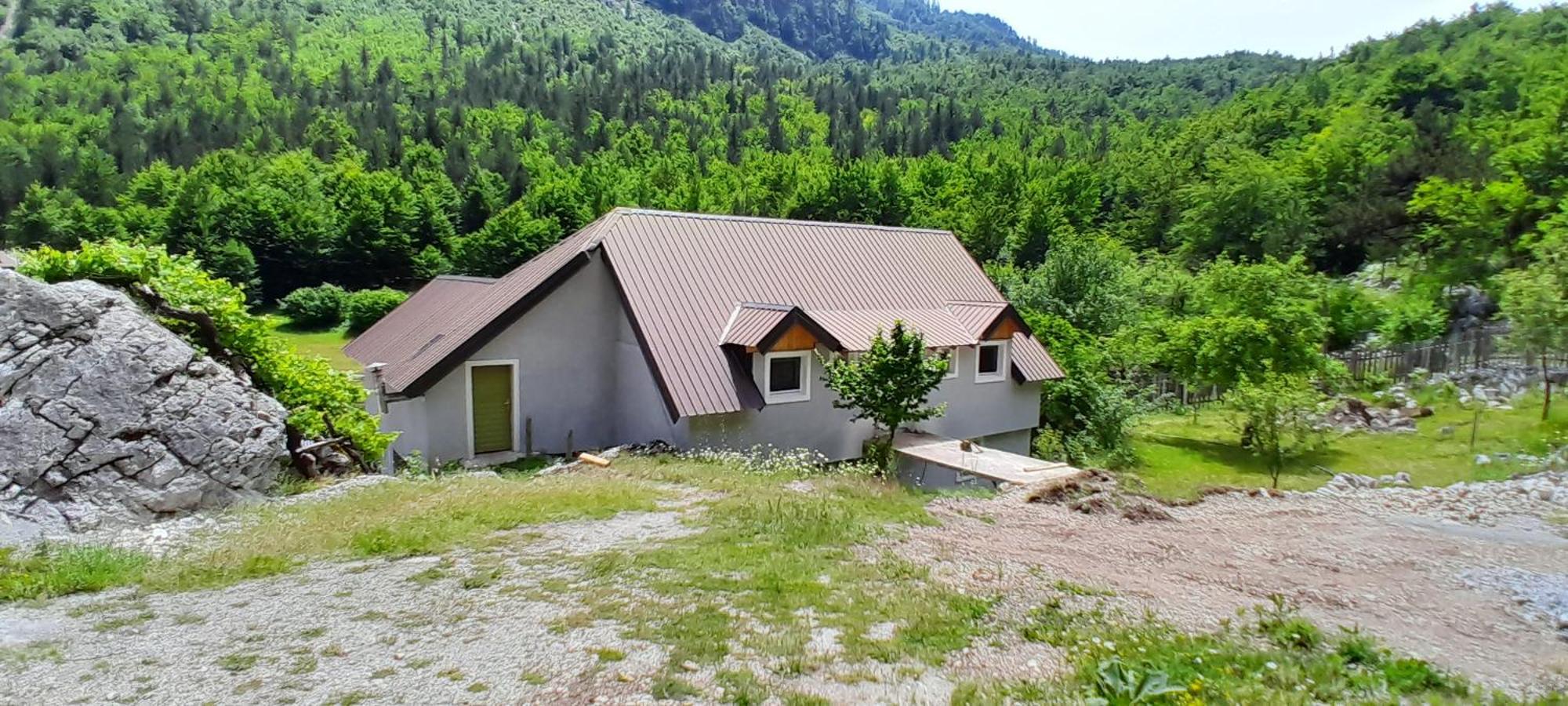 Bujtina Sherifaj Valbone Buitenkant foto